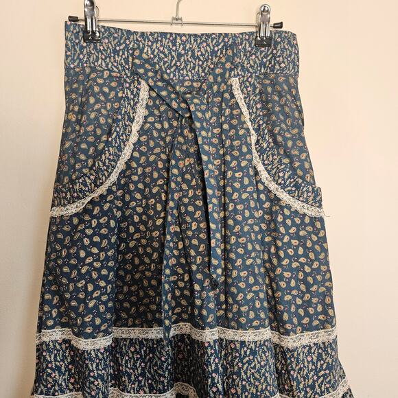 Vintage 1970's Gunne Sax Tiered Skirt, Blue Floral, Sz 7 - Picture 2 of 5